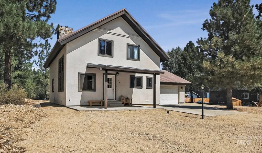 124 Mores Creek Dr, Idaho City