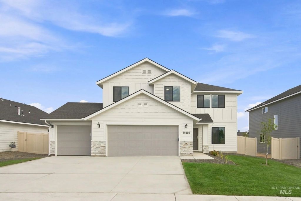 2267 N 8th E St, Mountain Home