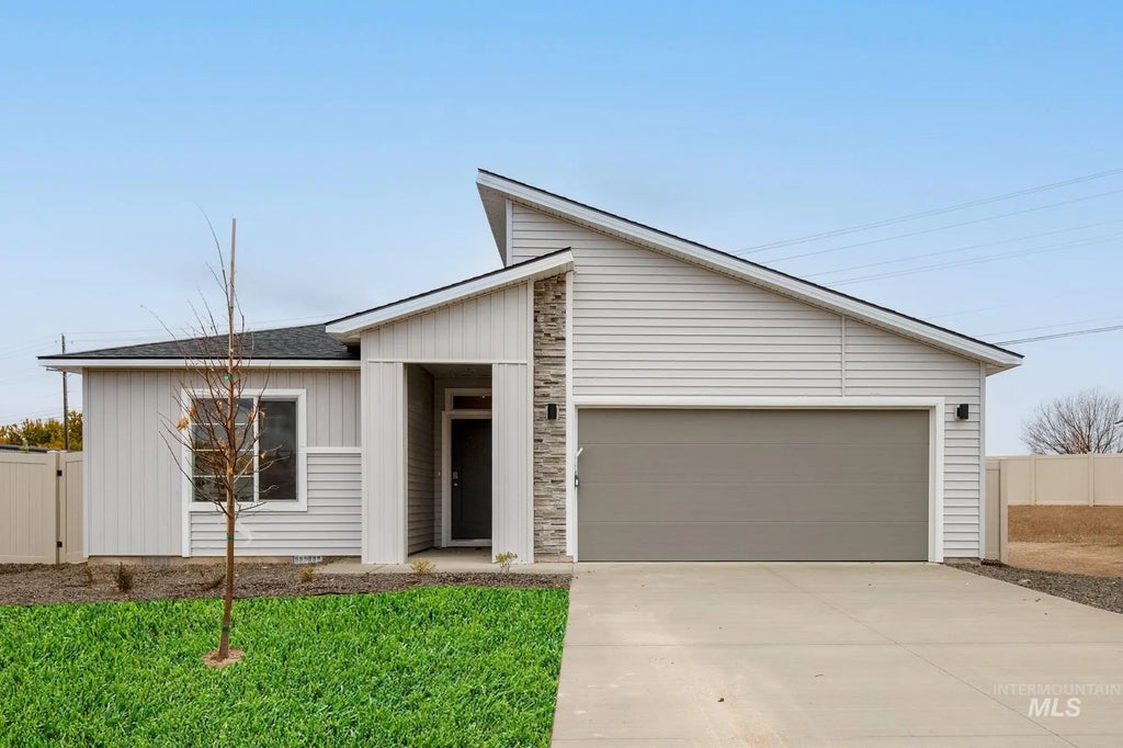 49 S Sweetgrass Ave, Nampa