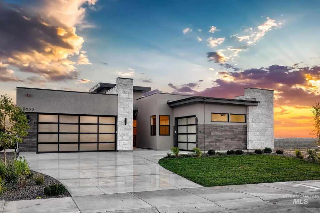 5833 E Prominence Dr, Boise