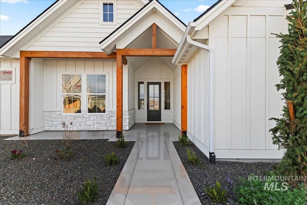 9580 S Prairie Falcon Ave., Nampa