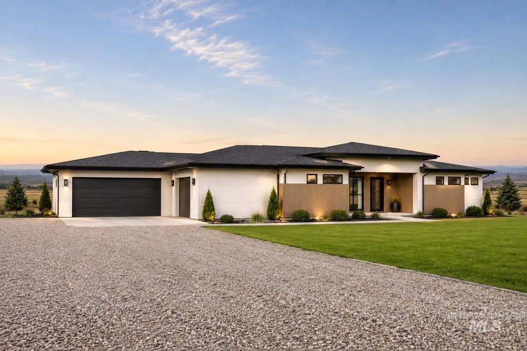 427 E 300 N, Rupert