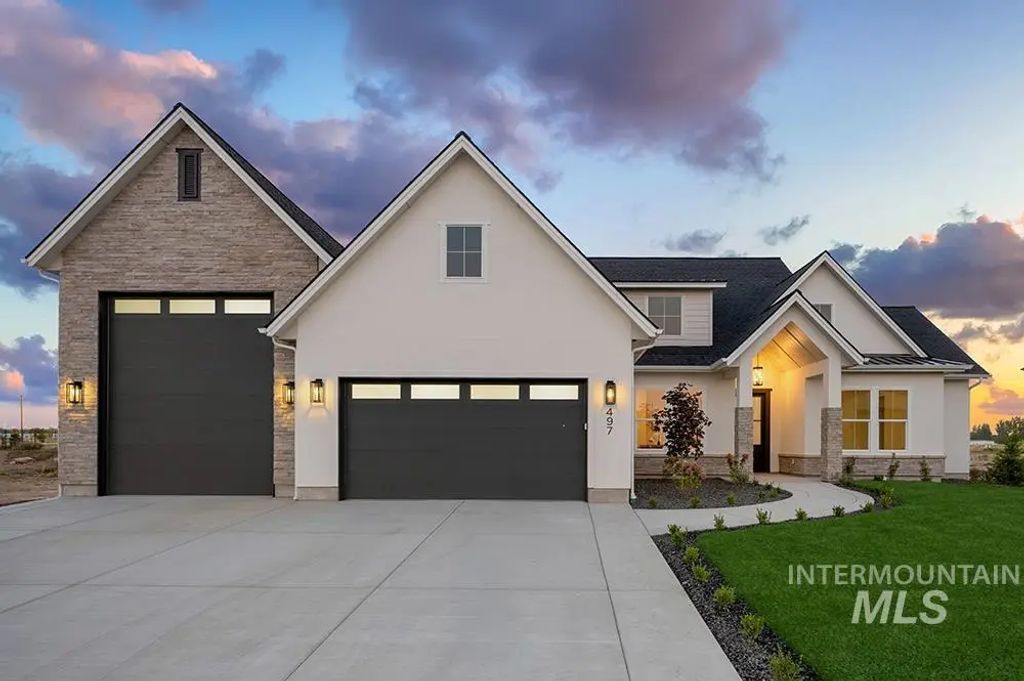 497 Founder Ave, Middleton