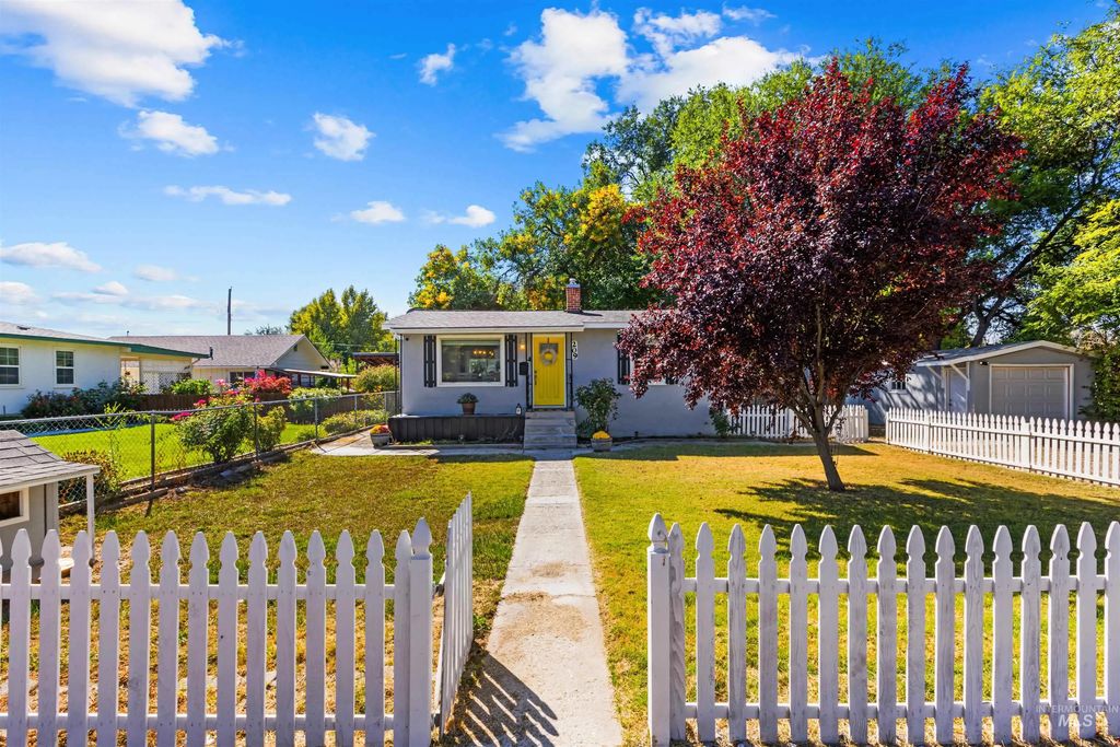 209 W Elm St, Caldwell