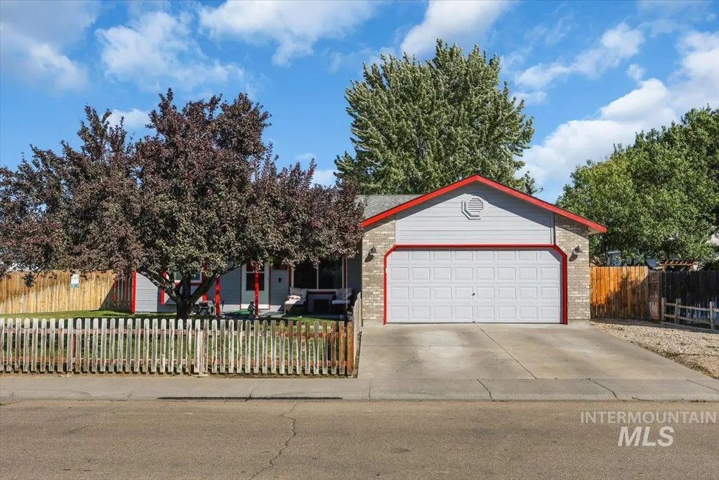 810 Partridge Dr, Mountain Home