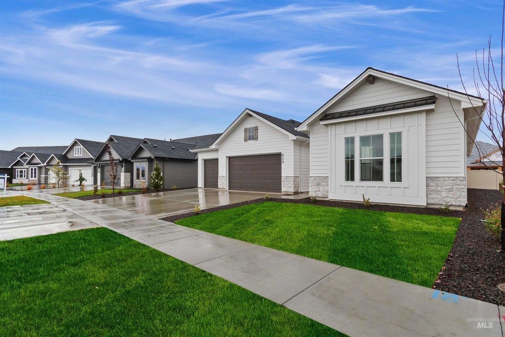 829 W Buroak Dr, Meridian