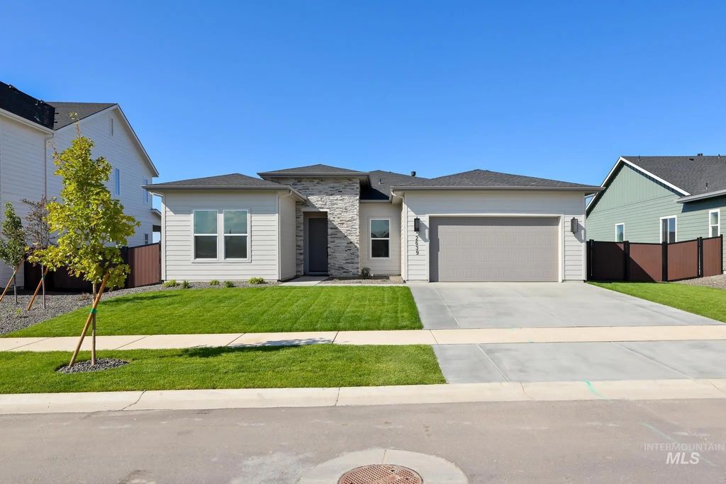 2639 N Silverbell Way, Eagle