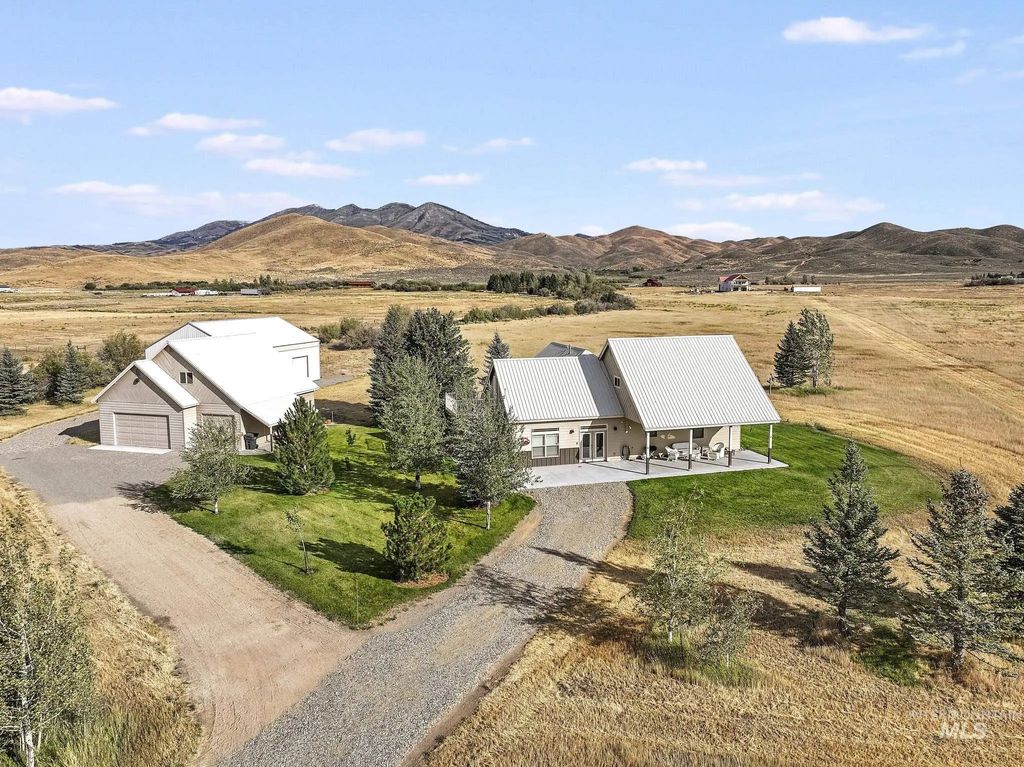 103 Horseshoe Loop, Fairfield