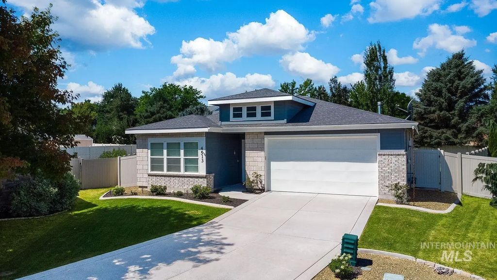 4513 S Dazzle Ave, Meridian