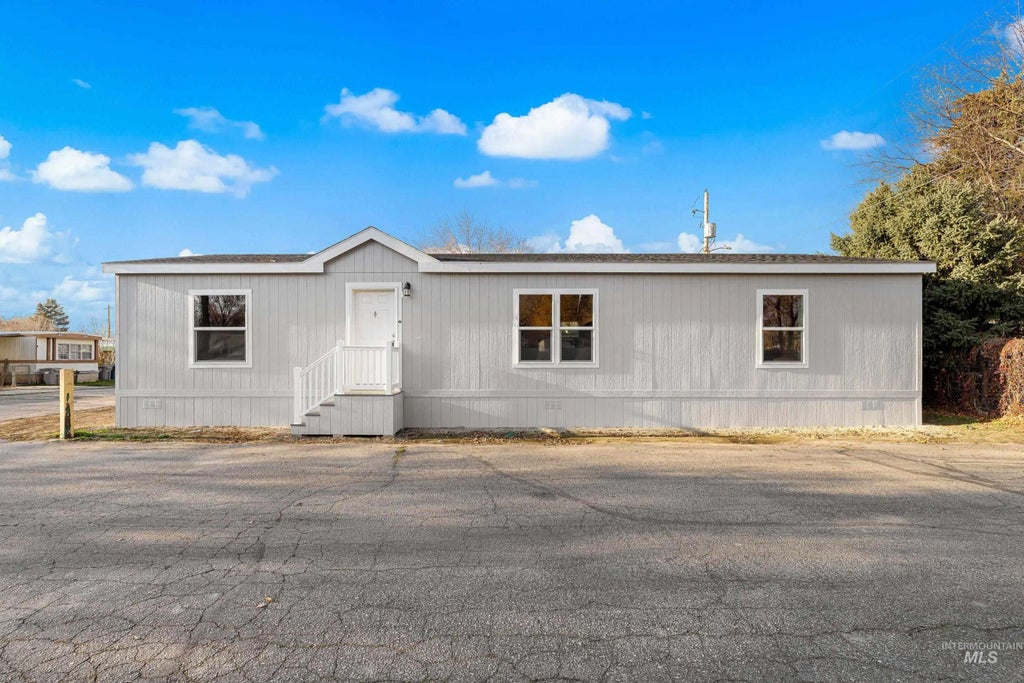 301 E 45th #6, Garden City