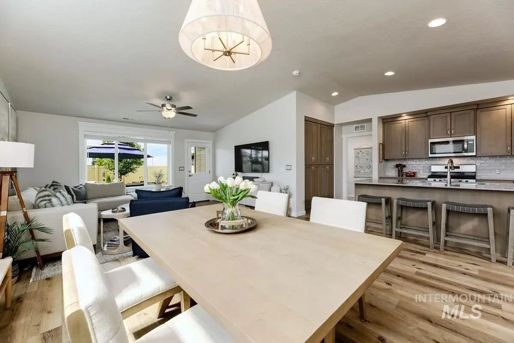 348 W Radiant Ridge, Meridian
