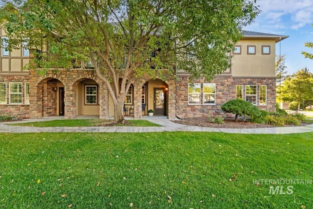 1124 E Winding Creek Drive #3 Building 7 Sooner Condo, Eagle