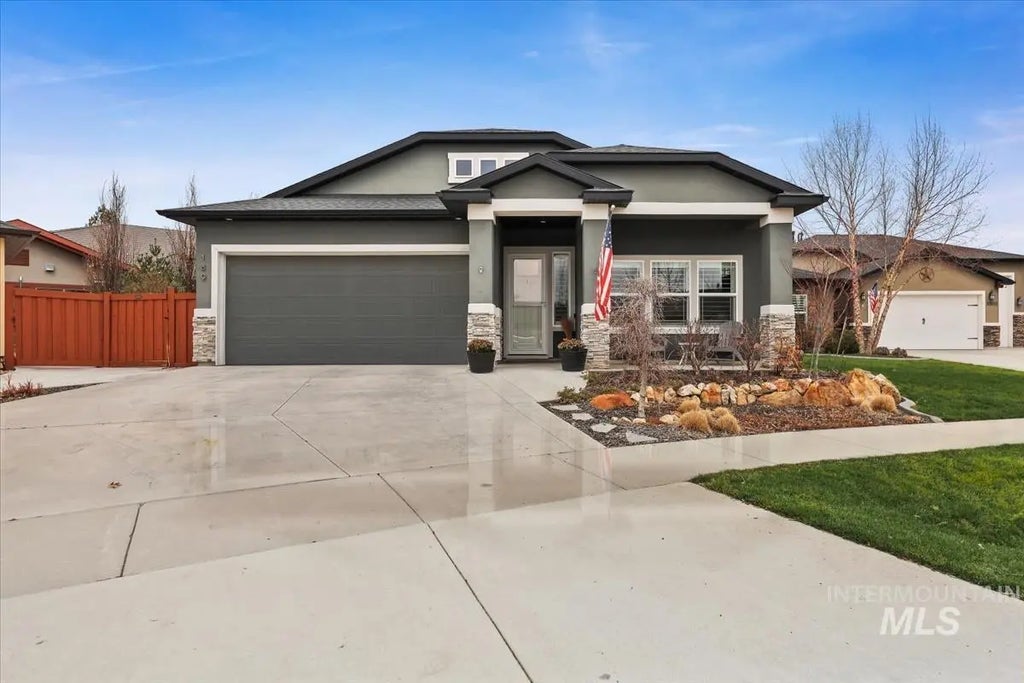 189 S Devon Ave., Star