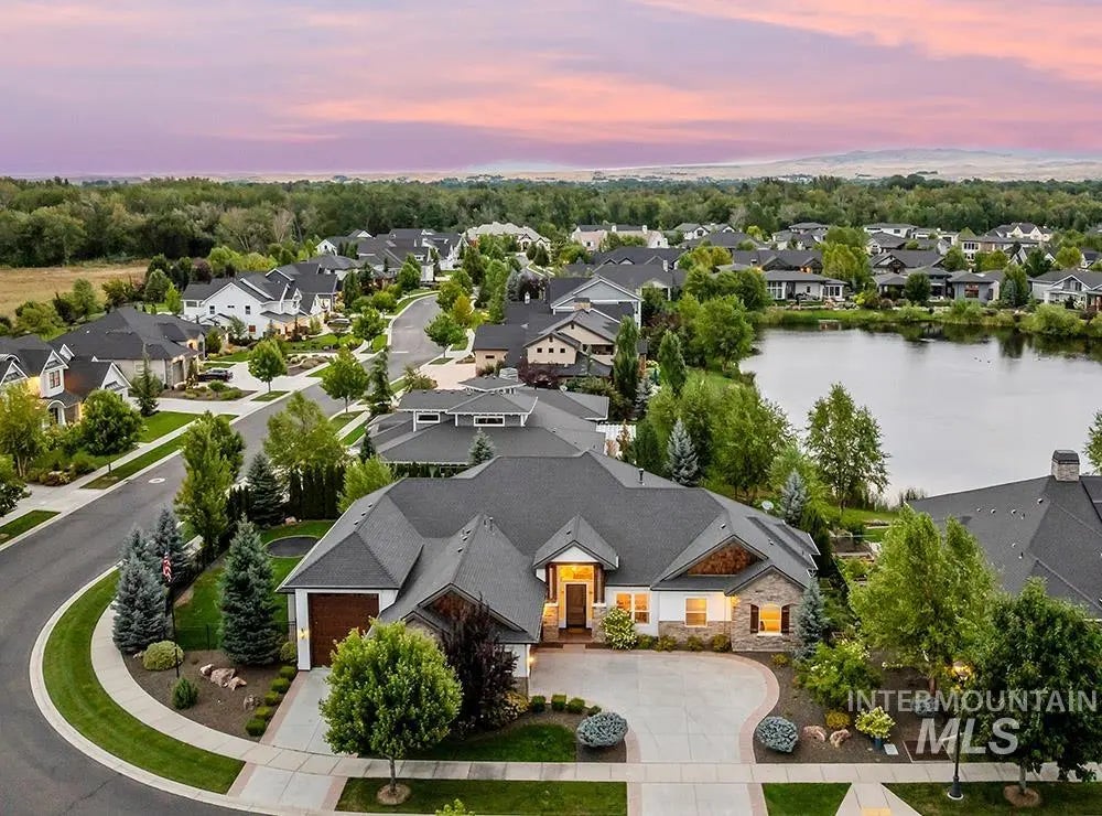 1552 W Windbreaker Ln, Eagle