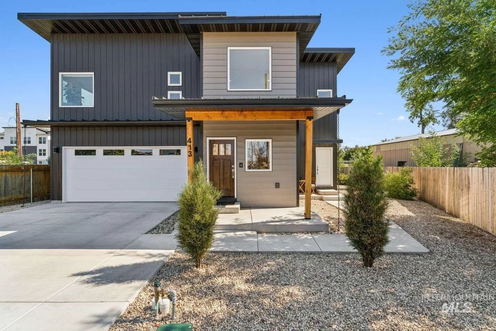 413 E 40th, Garden City