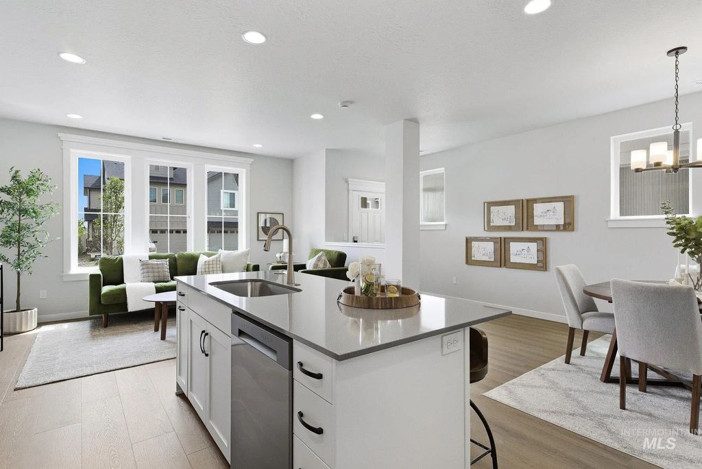 423 N Zimmerman Way, Meridian