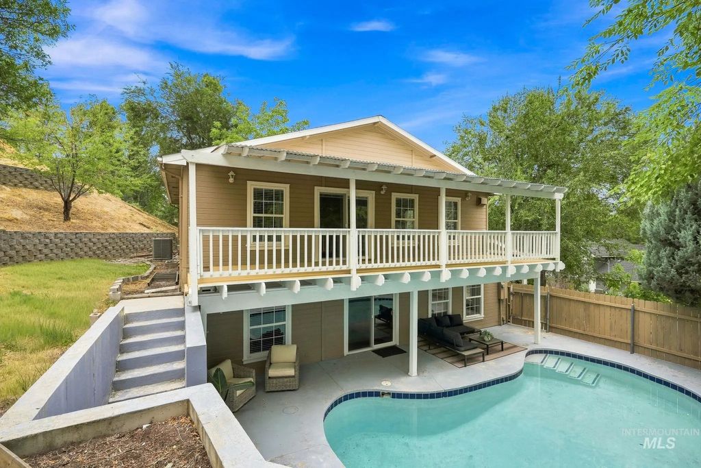 2442 W Hill Rd, Boise