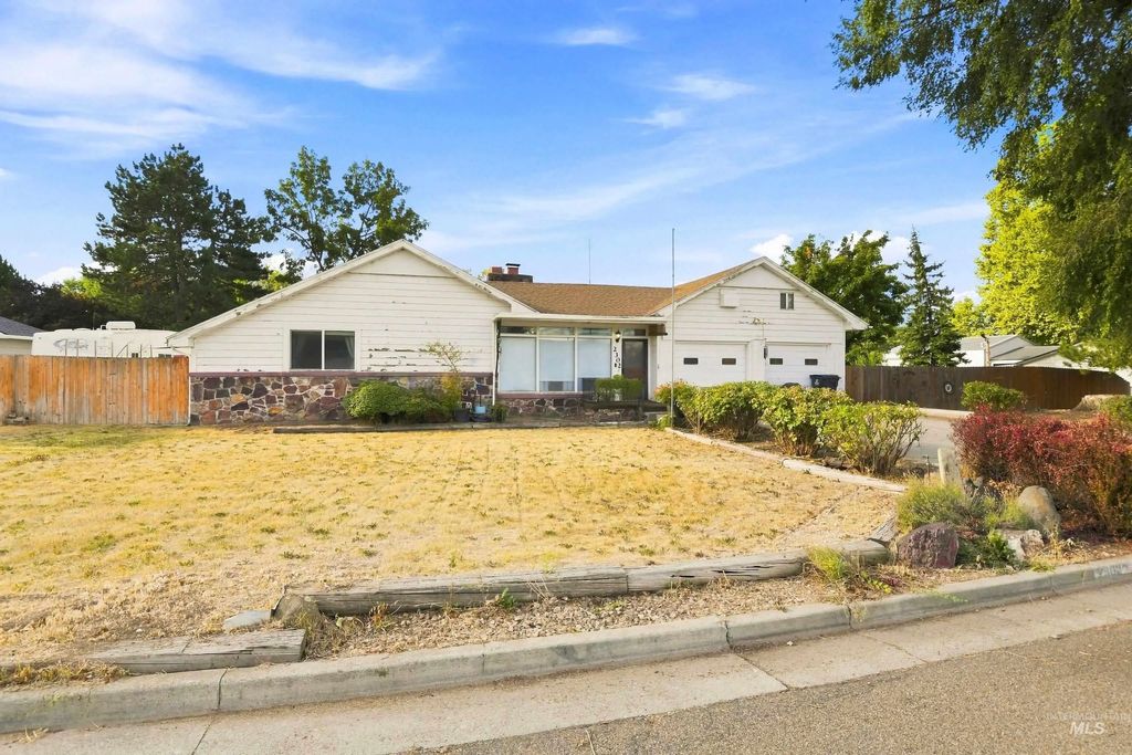 2302 Cherry Street, Caldwell