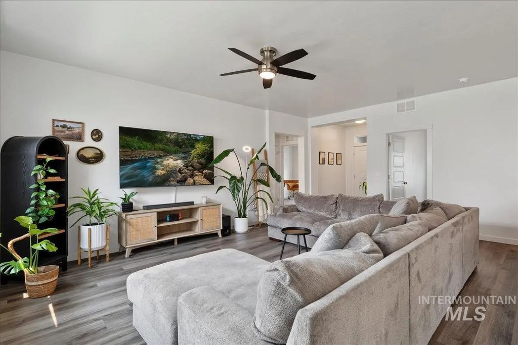 2973 W Silver River St, Meridian