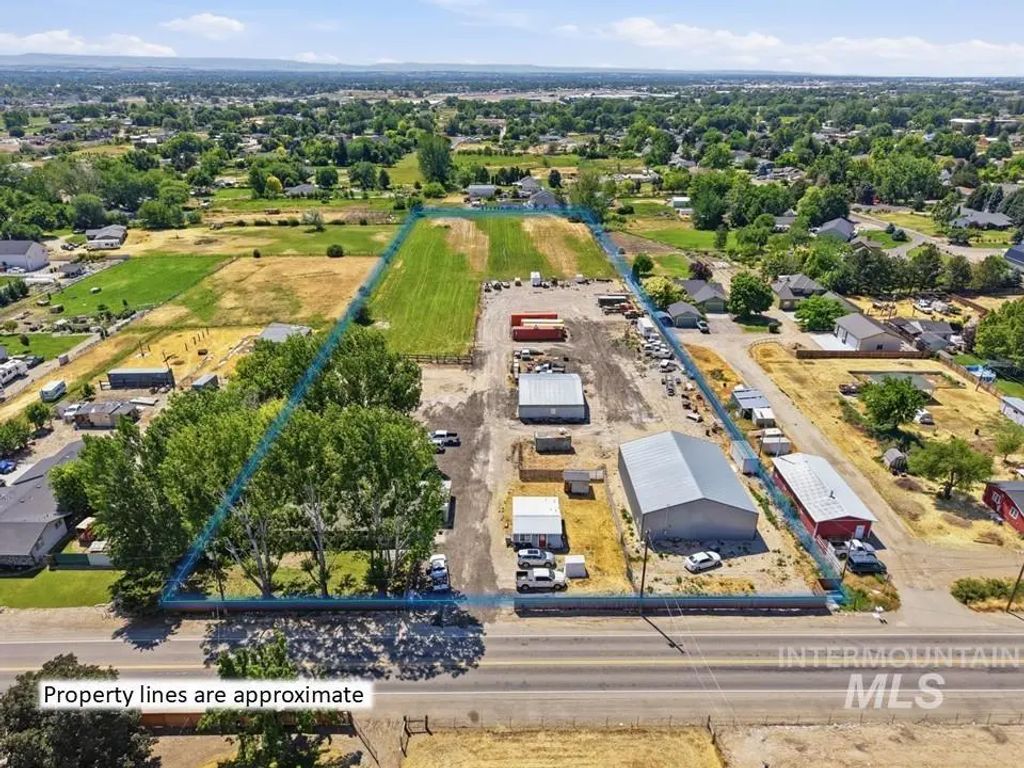 79 N Robinson Rd, Nampa