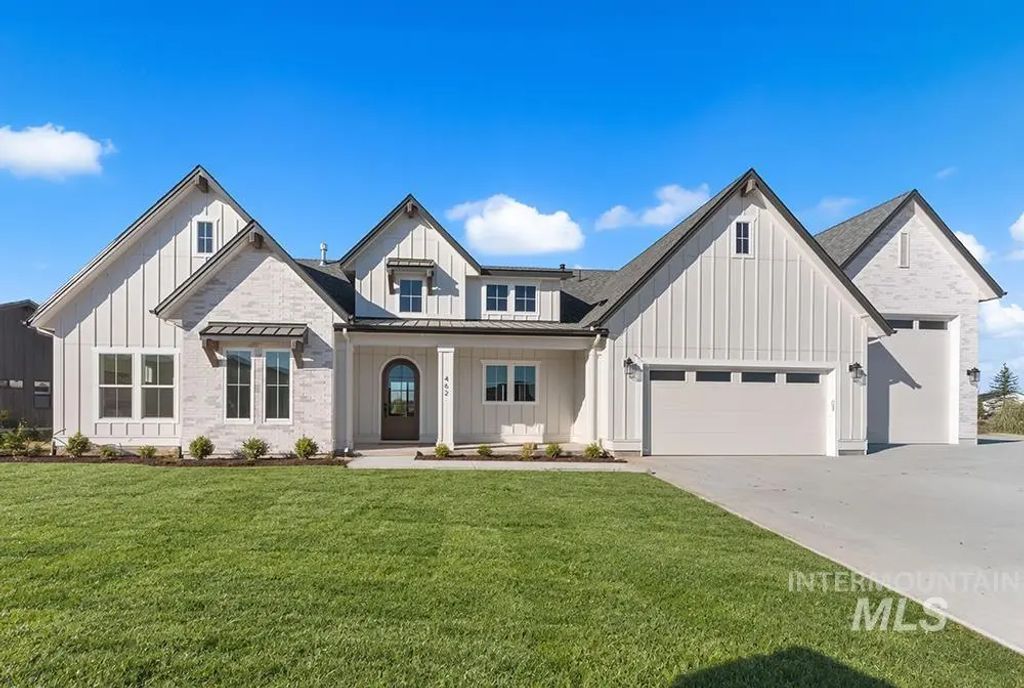 462 Joy Ave, Middleton