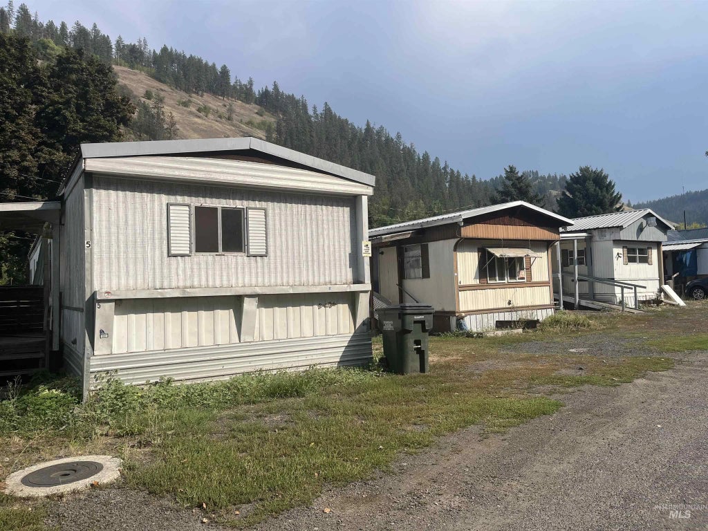 312 Clearwater Avenue, Stites