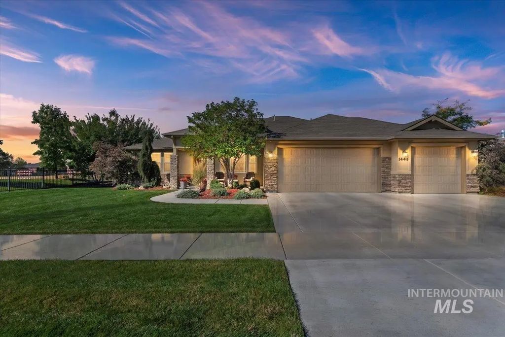1441 N Bowknot Lake Way, Star