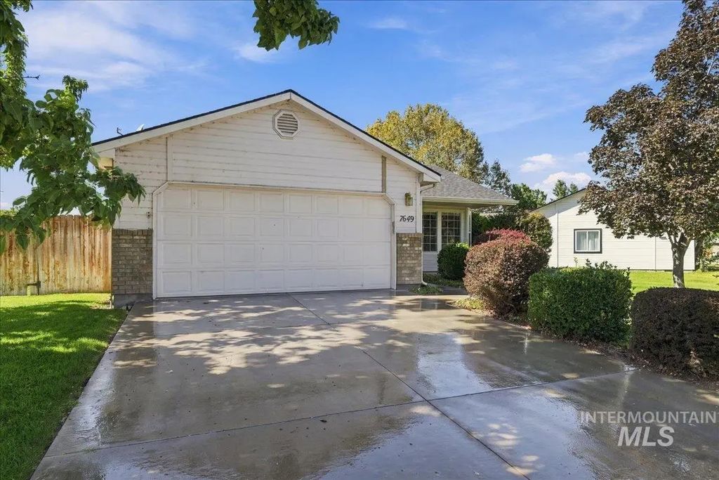 7649 Arlington Dr, Nampa