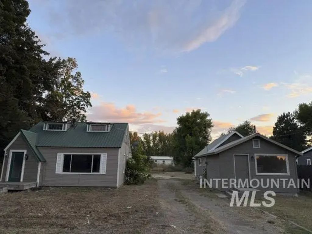 277 & 279 S East Blvd, New Plymouth