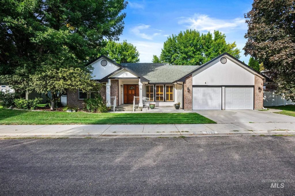 5760 W Plantation Ln, Garden City