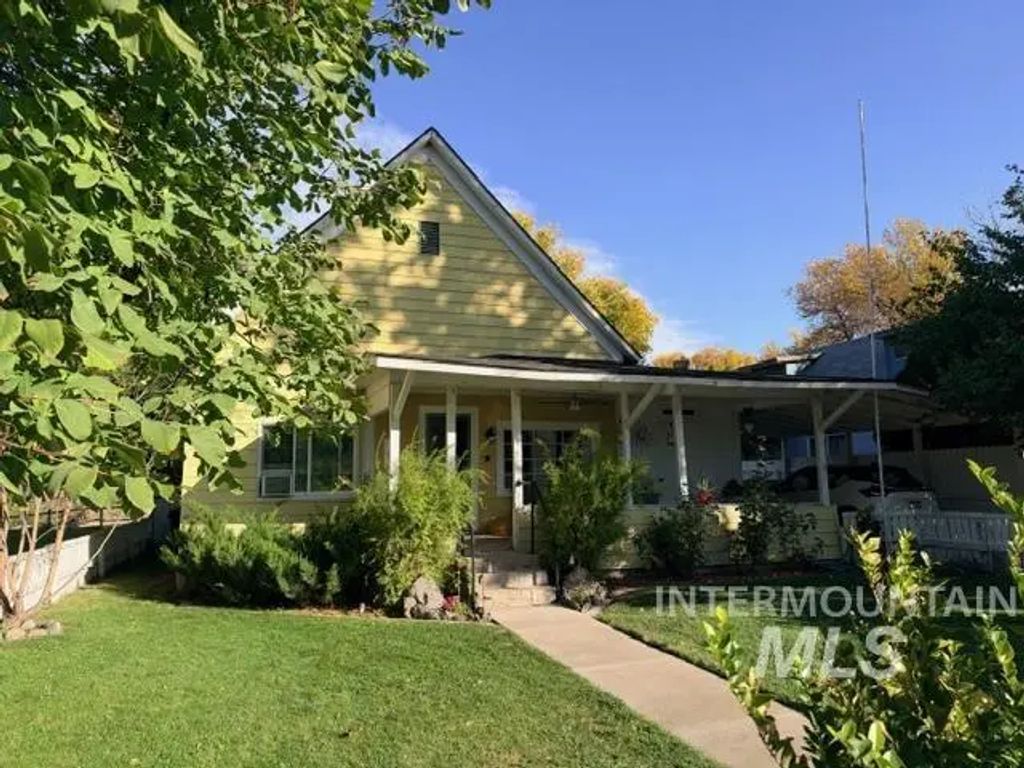 220 W Cleveland Ave, Glenns Ferry