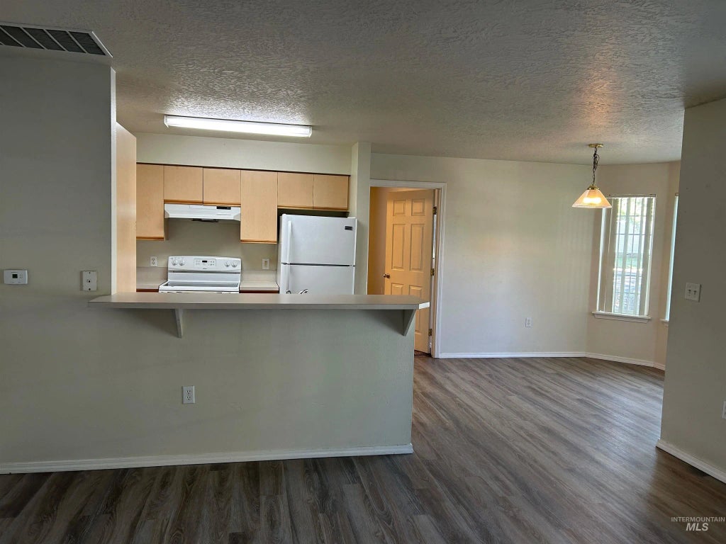 215 N Seafury Ln Apt 101, Boise