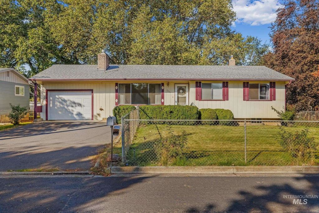 3224 8th Street E, Lewiston
