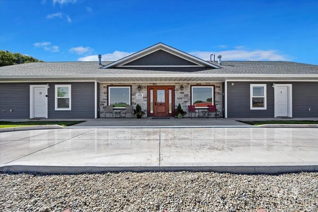 1221 21st, Heyburn