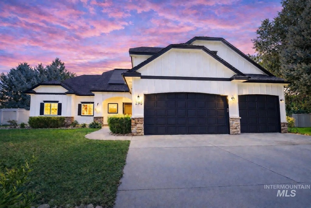 296 N Clearpoint Way, Eagle