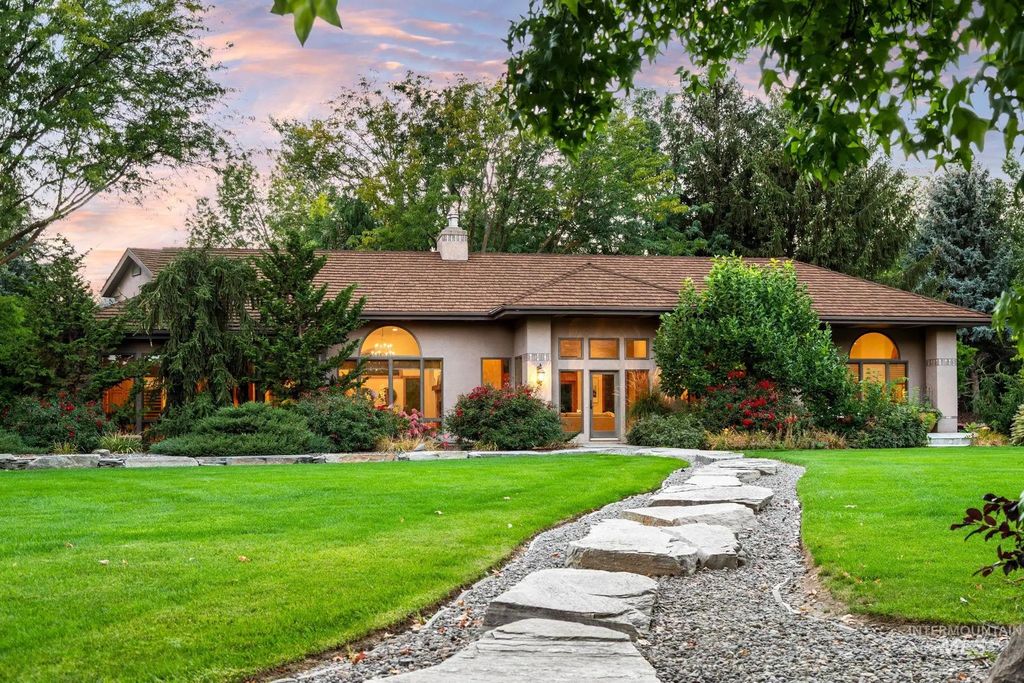 2985 N Holl Drive, Eagle