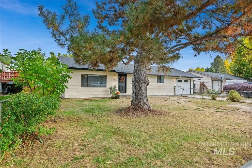 738 S Hawthorne Ave, Emmett