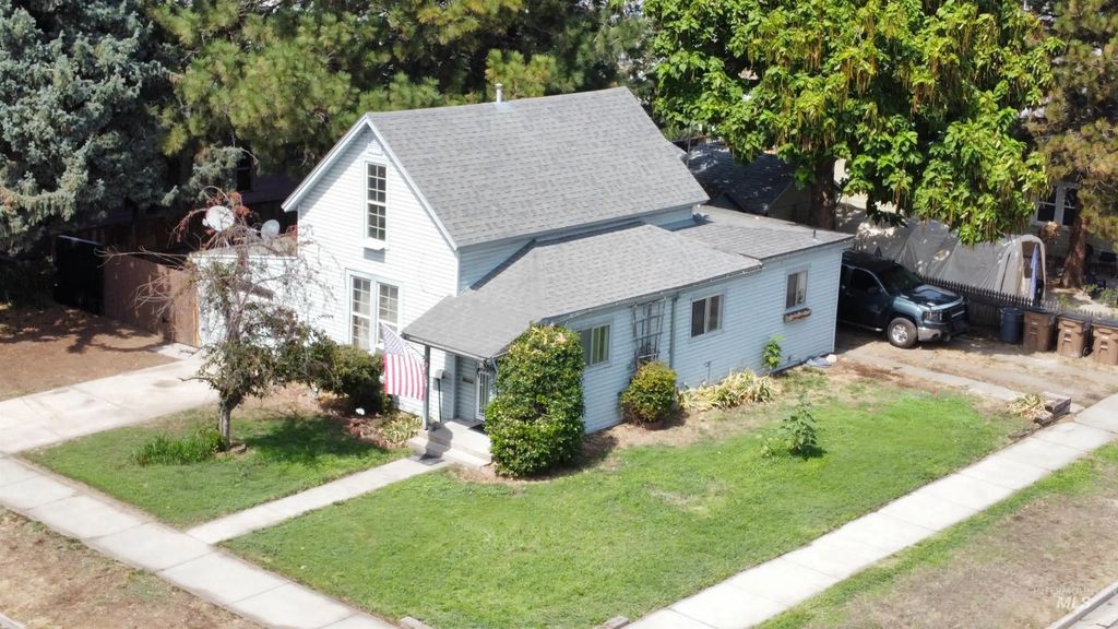 322 E 1st St., Emmett