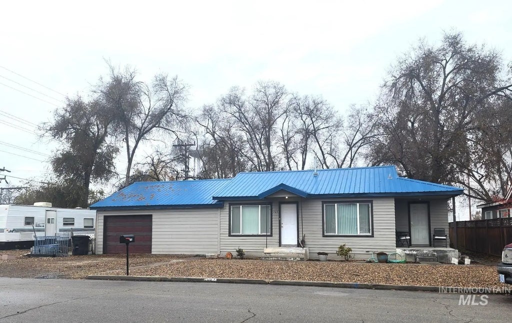 705 N 2nd Street, Nyssa