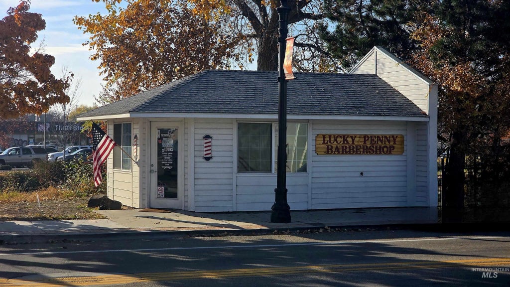 114 E. Main St., Middleton