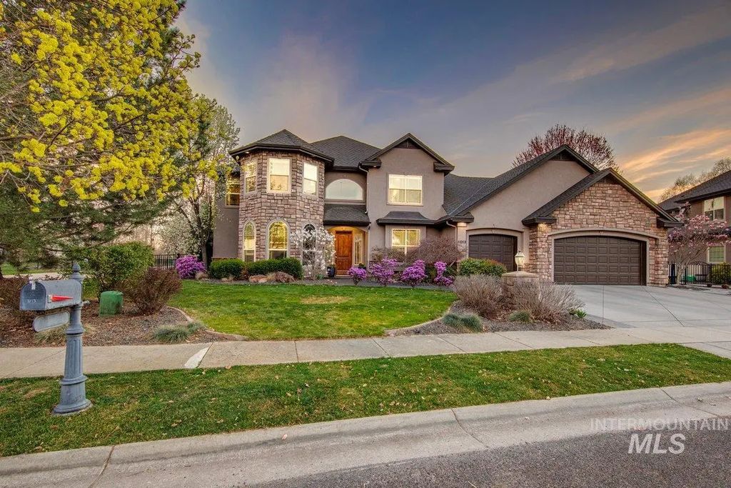 1013 E Rivers End Drive, Eagle