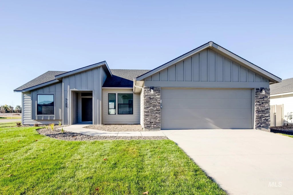 7189 E Shields Dr, Nampa
