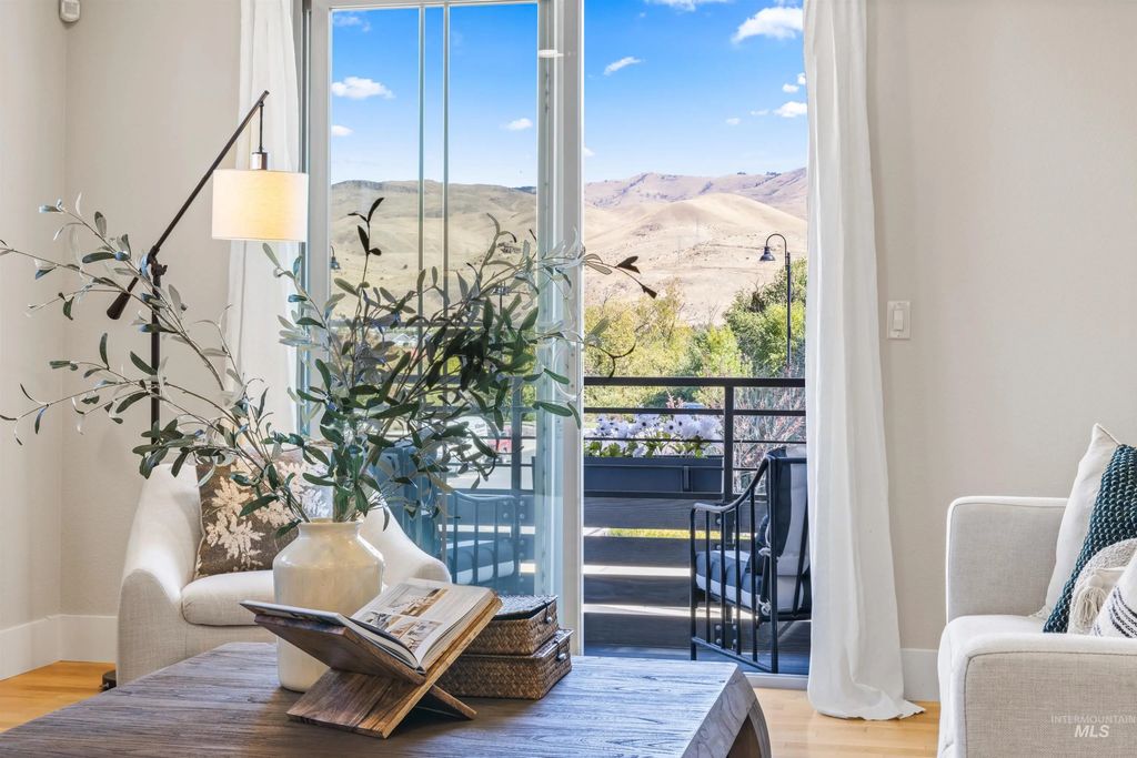 3270 E Thoroughbred Ln, Boise