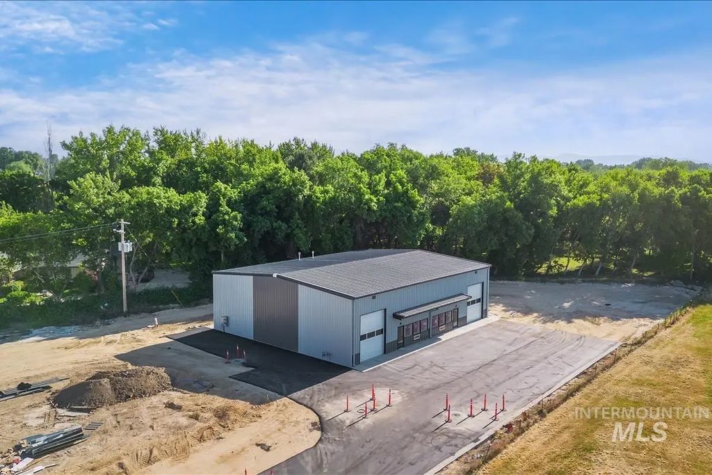 80 N Happy Valley Rd, Nampa