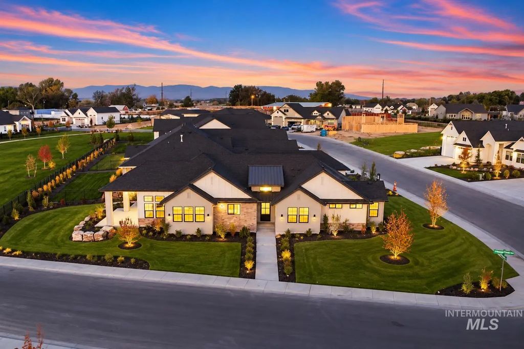 6879 E Chicken Hawk Loop, Nampa