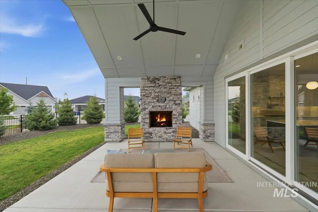 125 S Eagles Roost Way, Eagle