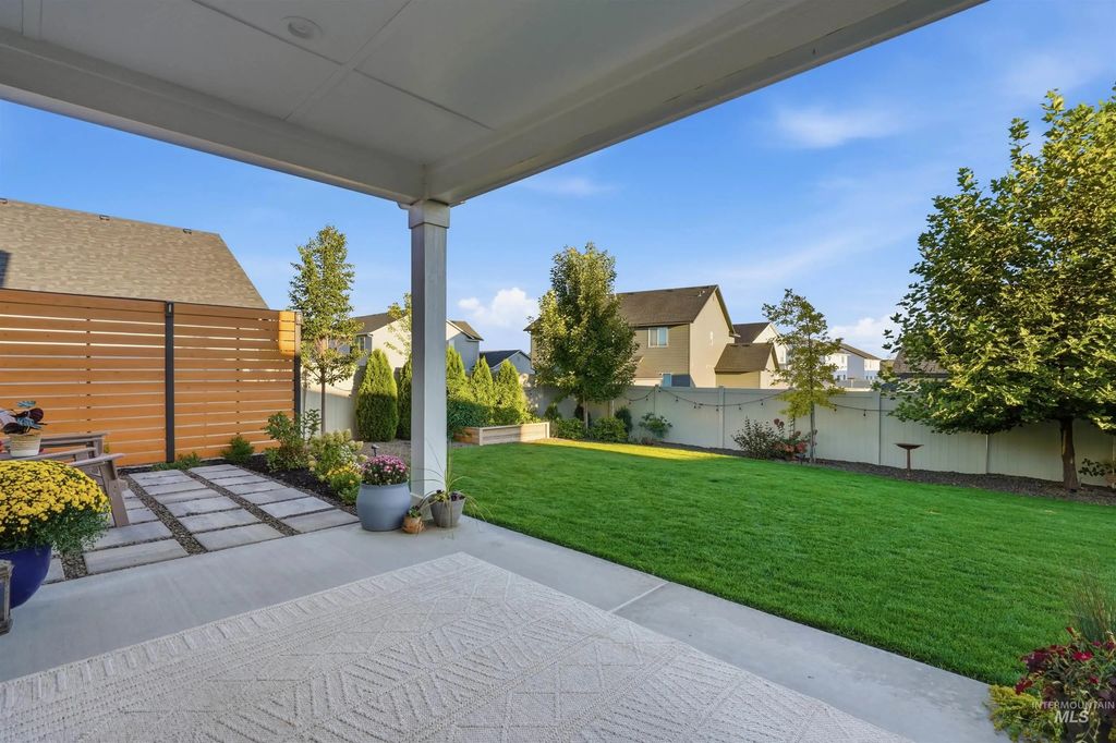 11175 W Soaring Hawk Street, Star