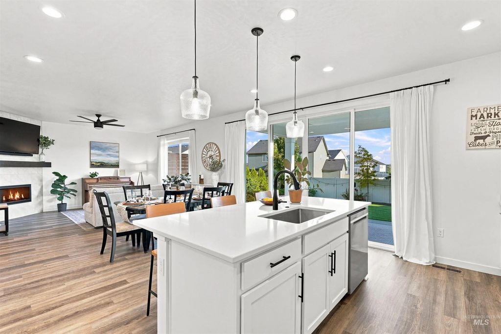 11175 W Soaring Hawk Street, Star