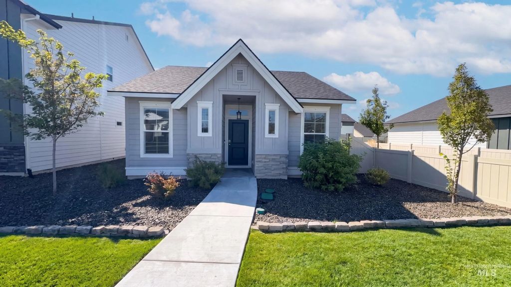 4998 W Thornapple Dr, Meridian