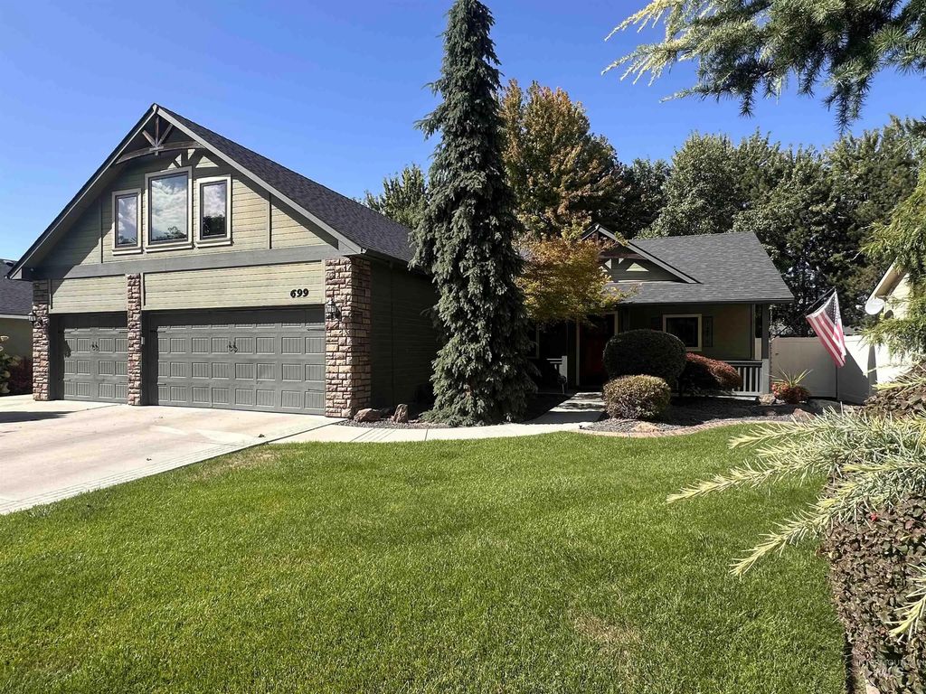 699 N Shadowridge, Eagle